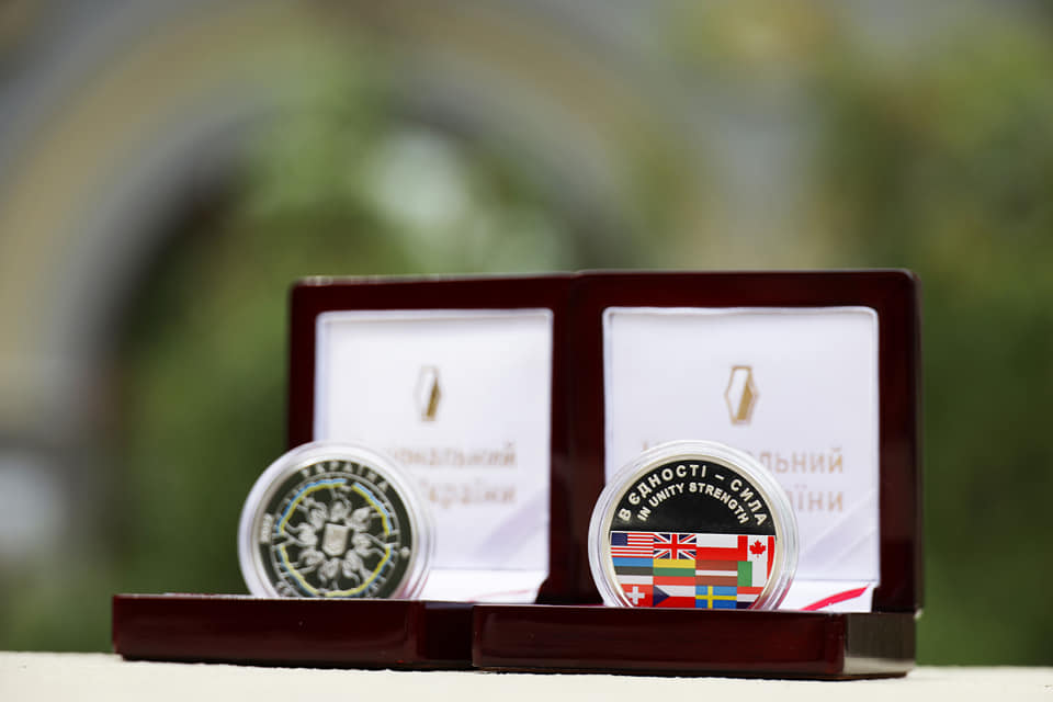 Нові пам’ятні монети ввели в обіг в Україні 11 липня - фото