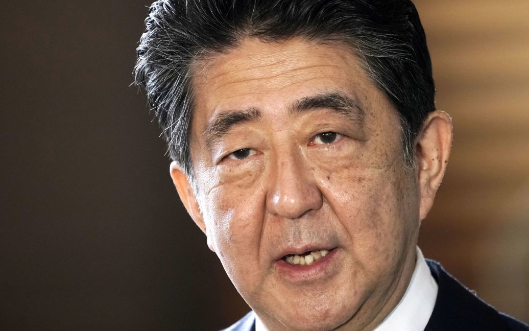Замах на експрем'єра Японії: у Сіндзо Абе зупинилося серце