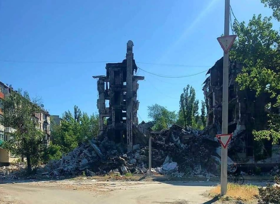 Орки закріпилися в Лисичанську та форсували Сіверський Донець: Гайдай про ситуацію на Луганщині (фото)