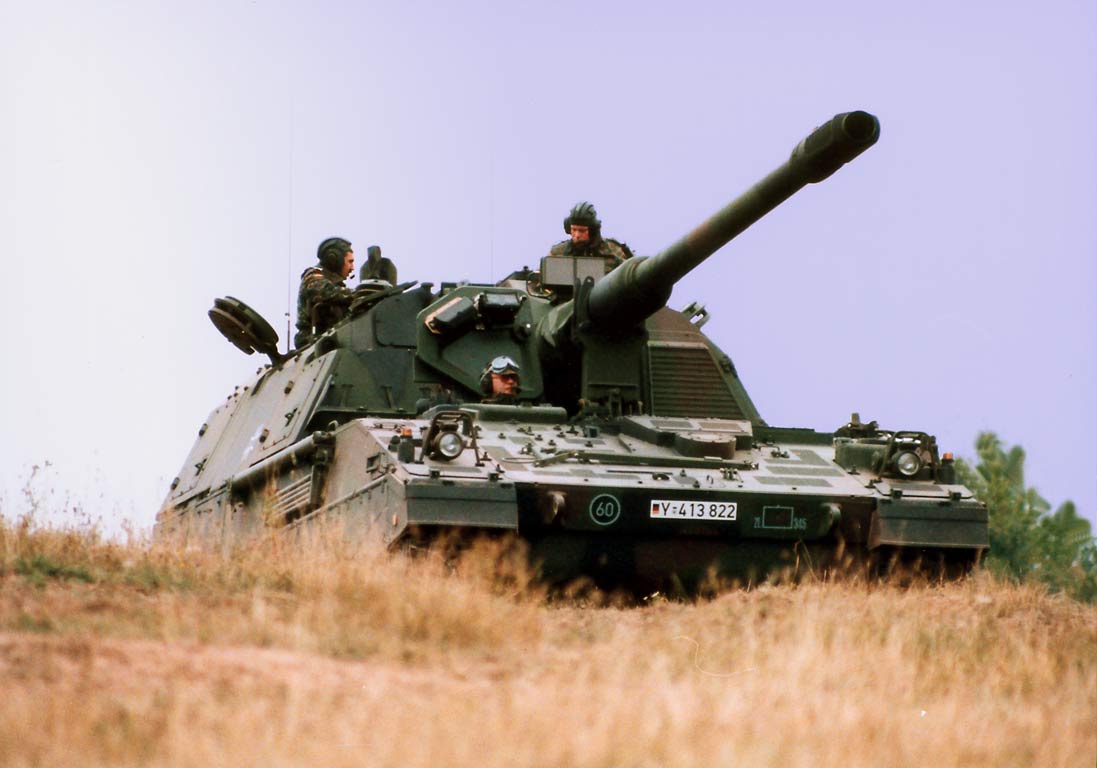 Самохідні артилерійські гаубиці Panzerhaubitze 2000 / Фото: wikipedia.org
