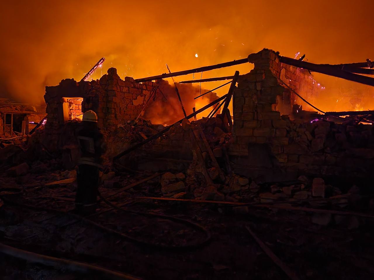 Ворог вночі атакував Одеську область сімома крилатими ракетами - фото