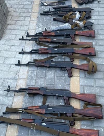 В Киевской области группировка выдавала себя за правоохранителей и торговала оружием - фото