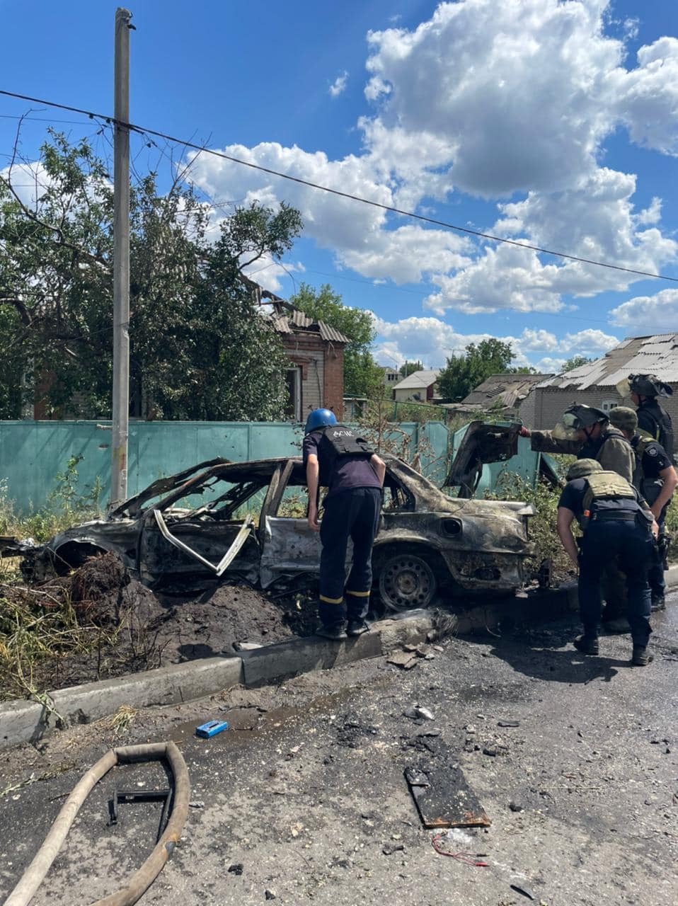Орки обстріляли Слов'янськ: люди знаходяться під завалами (відео)