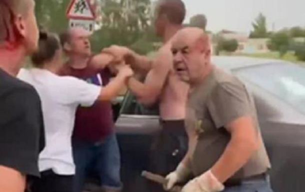 У Рівненській області депутат із сокирою напав на учасника АТО (відео)