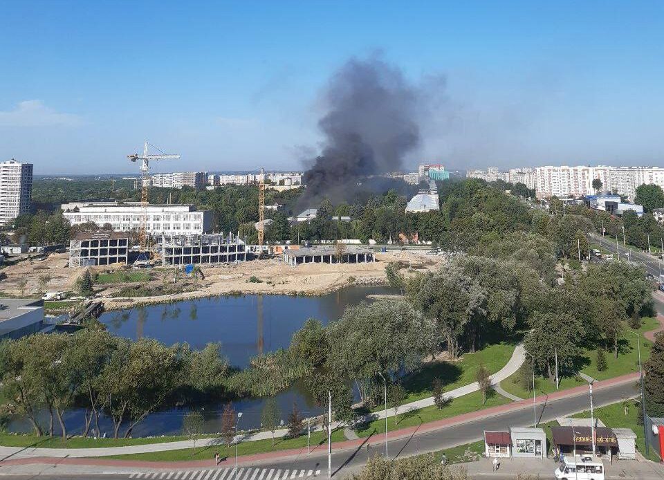 На львовском заводе прогремел взрыв и вспыхнул пожар. Фото