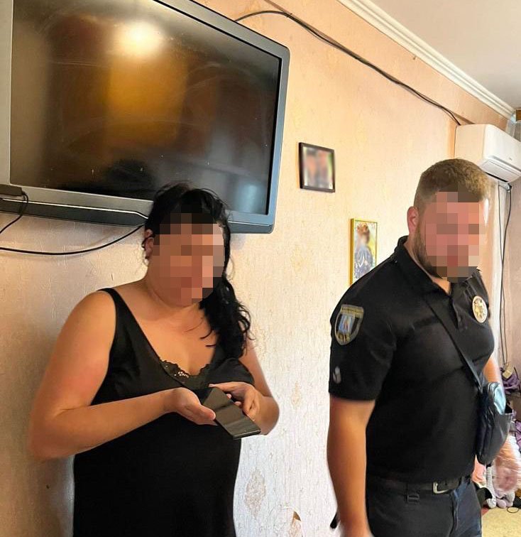 В Киеве задержали женщину, продававшую порно с участием собственных детей