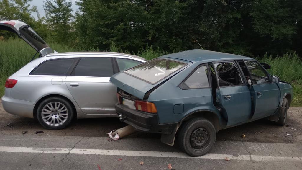 Два легковики зіткнулися на Львівщині: є загиблий та травмовані
