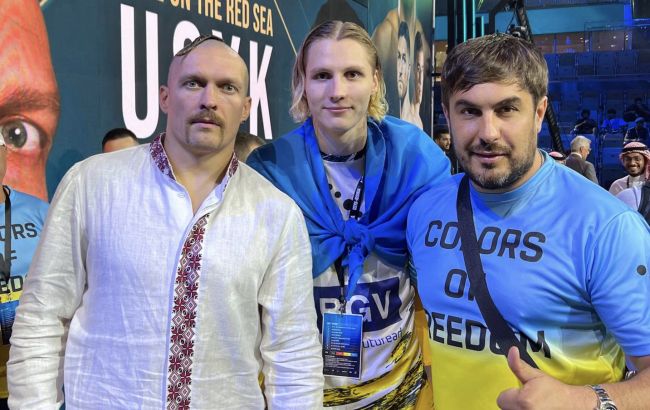 У Федерації боксу України розповіли про підтримку Усика під час поєдинку з Джошуа