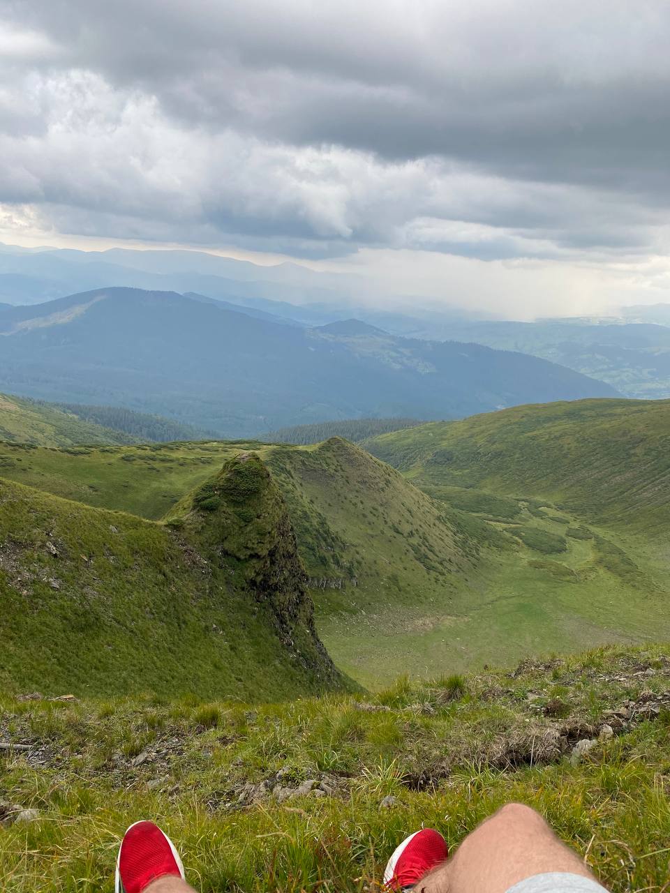 Жовтень розпочнеться теплом, лише на заході дощ і подекуди сніг - синоптики