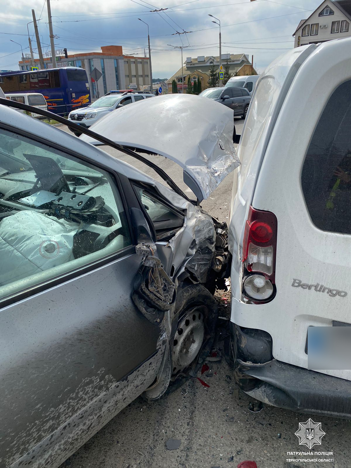 П'яний водій у Тернопільскій області розбив п'ять автівок