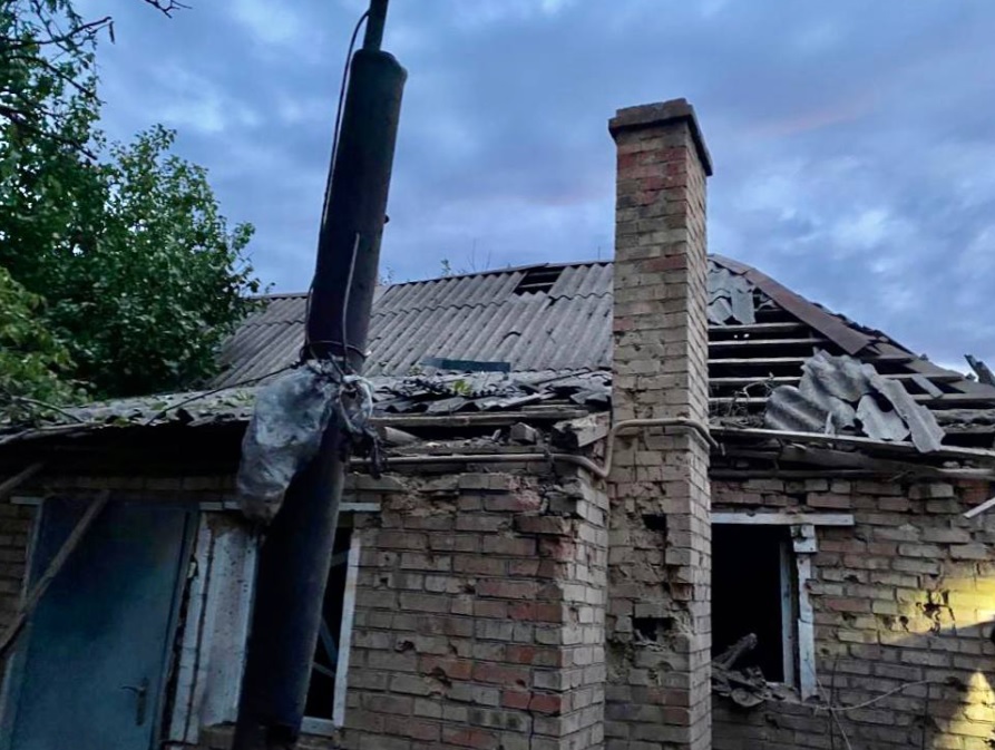 Рашисти обстріляли декілька районів Дніпропетровщини: наслідки (фото)