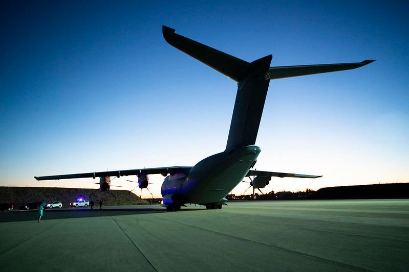 Іспанія відправила до України літак з боєприпасами для артилеристів ЗСУ