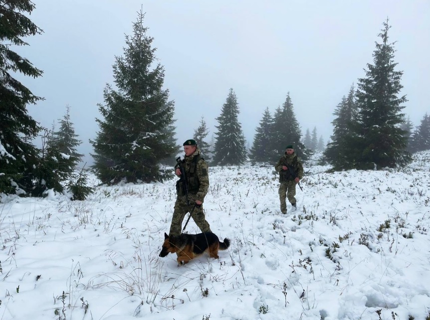 Майже пів метра снігу випало в Україні