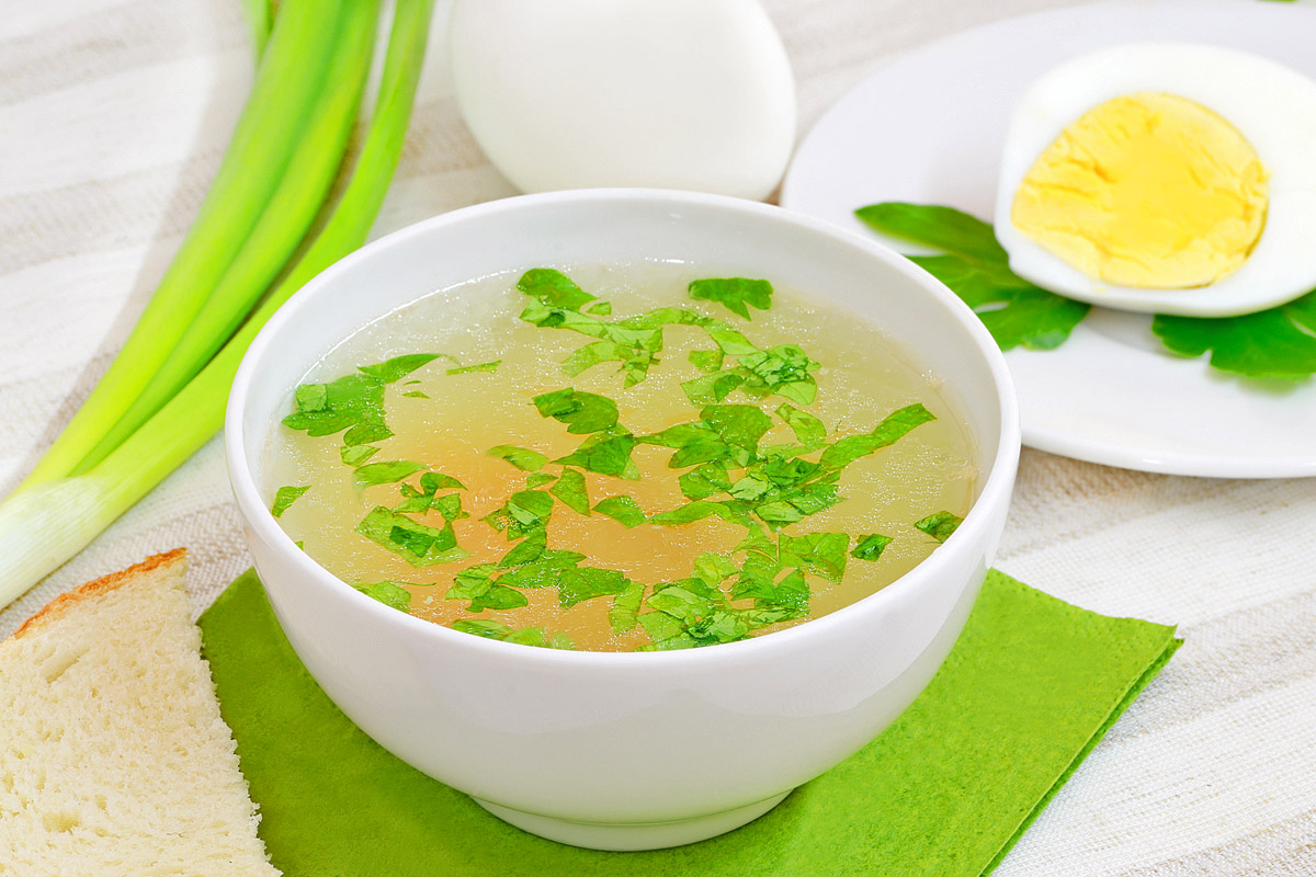 Овочевий, курячий, яловичий: як правильно варити бульйон