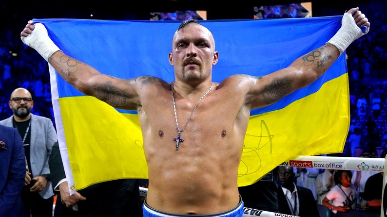 Александр Усик стал боксером года по версии WBO
