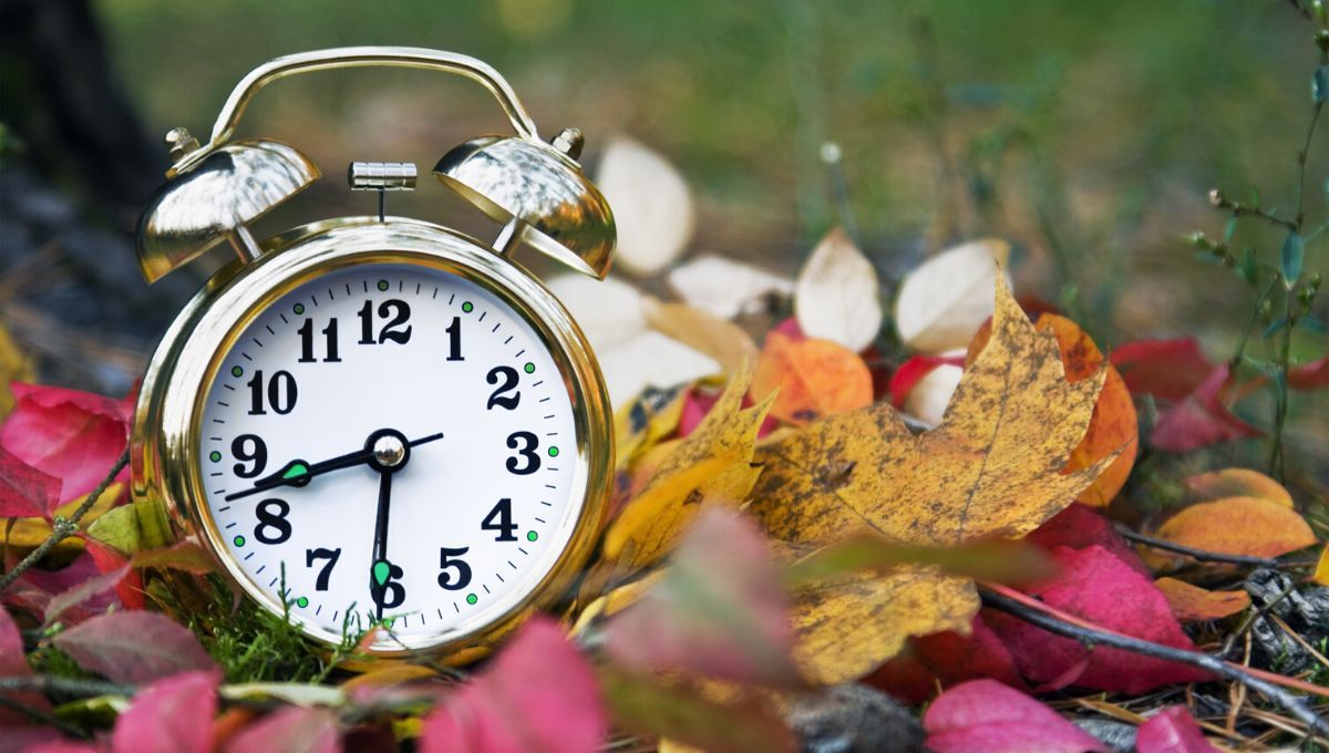 Українці перейдуть на зимовий час: як дізнатися котра година без інтернету