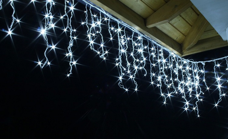 В Киевской области запретили использование праздничной иллюминации