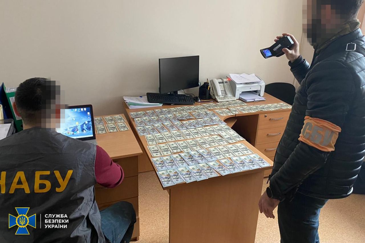 Попытку подкупа руководителя Госликслужбы разоблачили в Украине (фото)