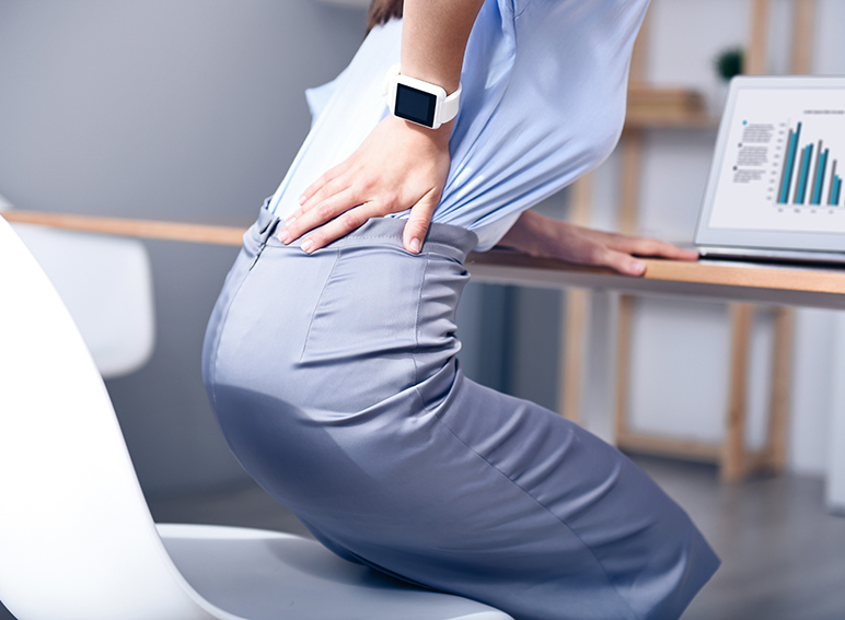 Як допомогти собі при болях у спині: поради лікарів