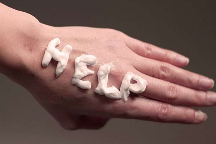 Лечебные мифы: можно ли смазывать ожоги сметаной и маслом