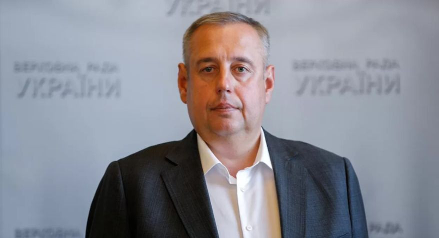 Нардепа Исаенко, который хотел присвоить землю в Киеве, выпустили под залог