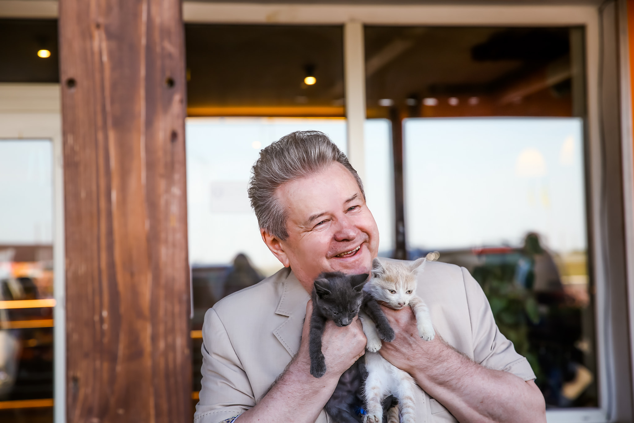 Як виглядає та чим займається дружина "співочого ректора" Михайла Поплавського (фото)