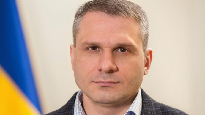 Жена руководителя БЭБ Федорова строит гостиницу в Карпатах и продает "Укрзализныци" диоды по завышенным ценам - СМИ (видео)