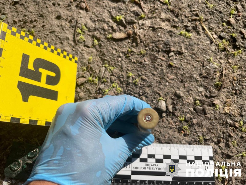 Стріляли та вдарили ножем: у Запоріжжі невідомі хулігани напали на військових