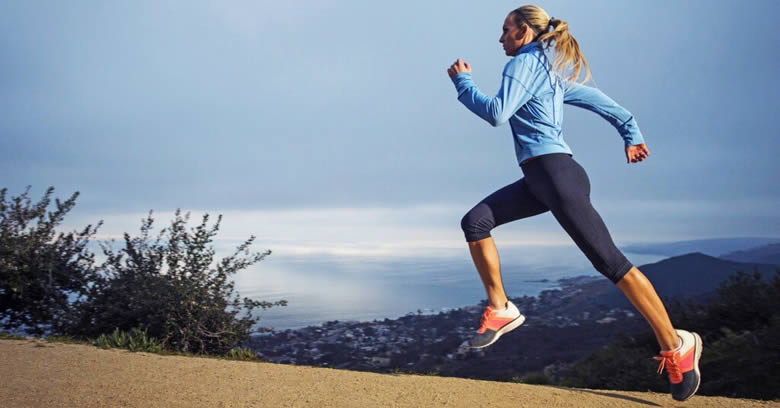 Чи можна займатися бігом, якщо болять коліна: поради лікаря