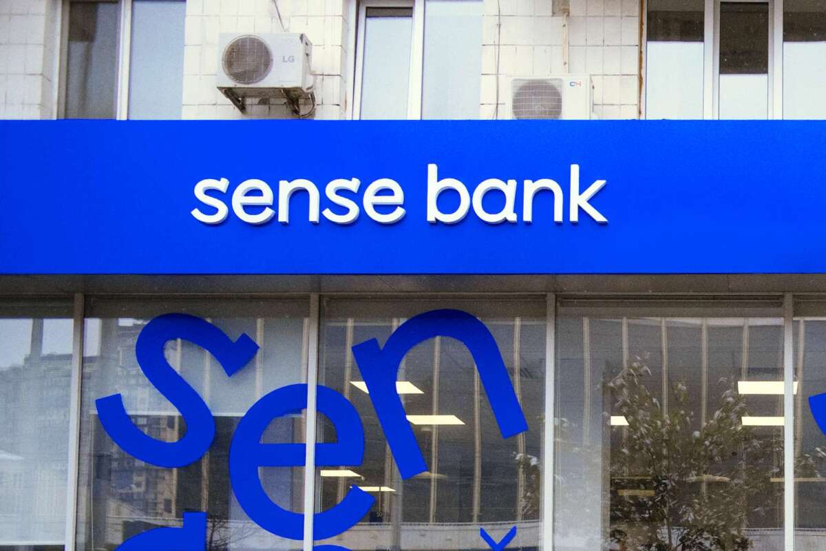 Кабмін націоналізував "Сенс Банк", який належав російським олігархам
