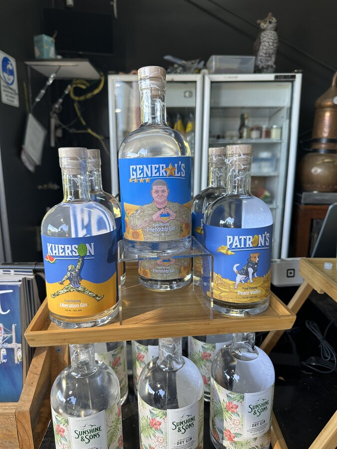 В Австралії випускають джин із зображенням Головкома Залужного на етикетці