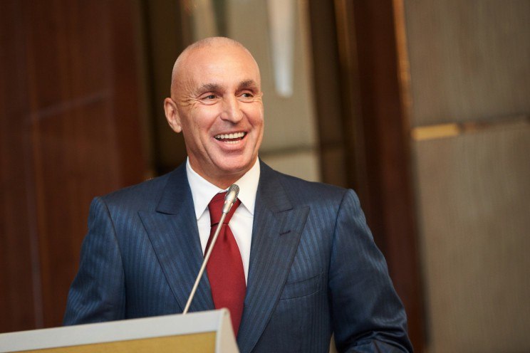 Олигарх Ярославский катается Средиземным морем на яхте, которую он обещал продать для восстановления Харькова