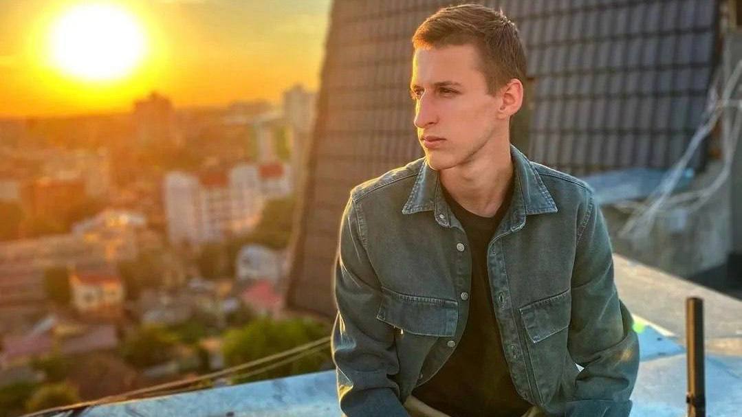 Сын нардепки Копанчук, уехавший за границу и не вернувшийся, слагает мандат депутата