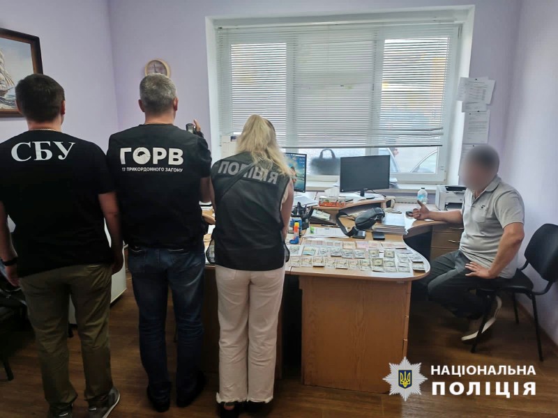 Одеські чиновники Ломов та Сінігур попались на продажі посвідчень судноводія ухилянтам