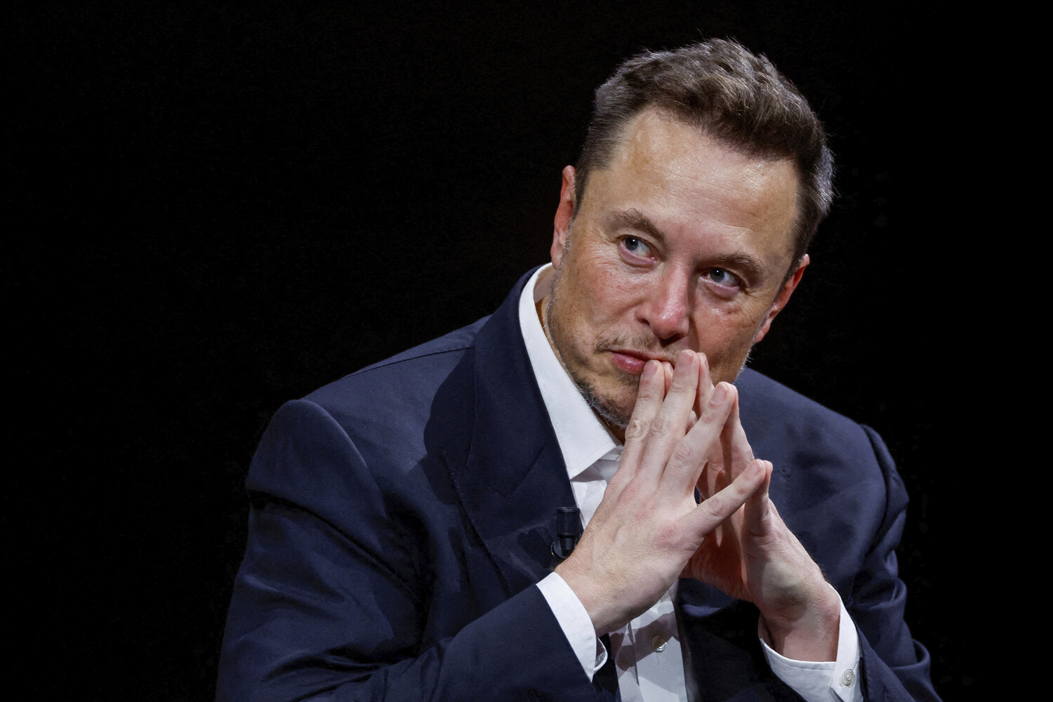 Илон Маск объявил, что запустит чат-бот Grok на основе ИИ