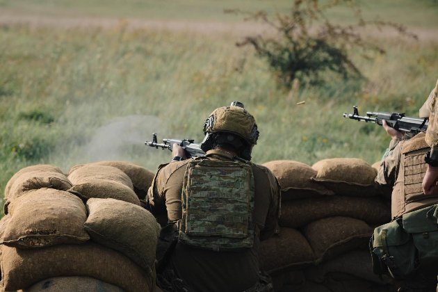 20 тисяч окупантів проти 1,5 тисячі: генерал розповів, скільки військових обороняли Південь на початку вторгнення рф