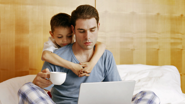 Чи має чоловік право на відстрочку, якщо третя дитина народилася під часи війни: пояснення юриста