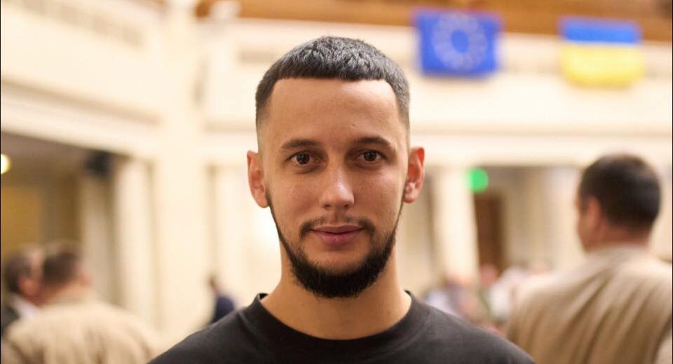 Еще один "Слуга народа" заявил о разводе с женой