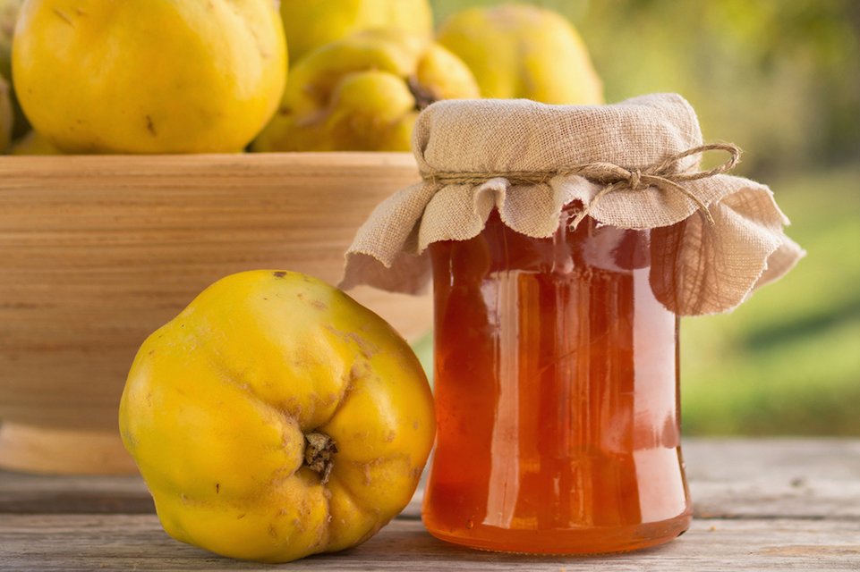 Простые рецепты вкусности: варим варенье из айвы