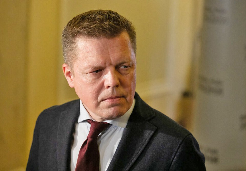 Донька нардепа Осадчука з Парижу знімає TikTok під російський реп