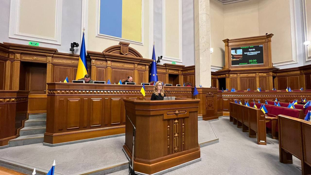 Понад 10 годин за трибуною: у парламенті встановили новий рекорд