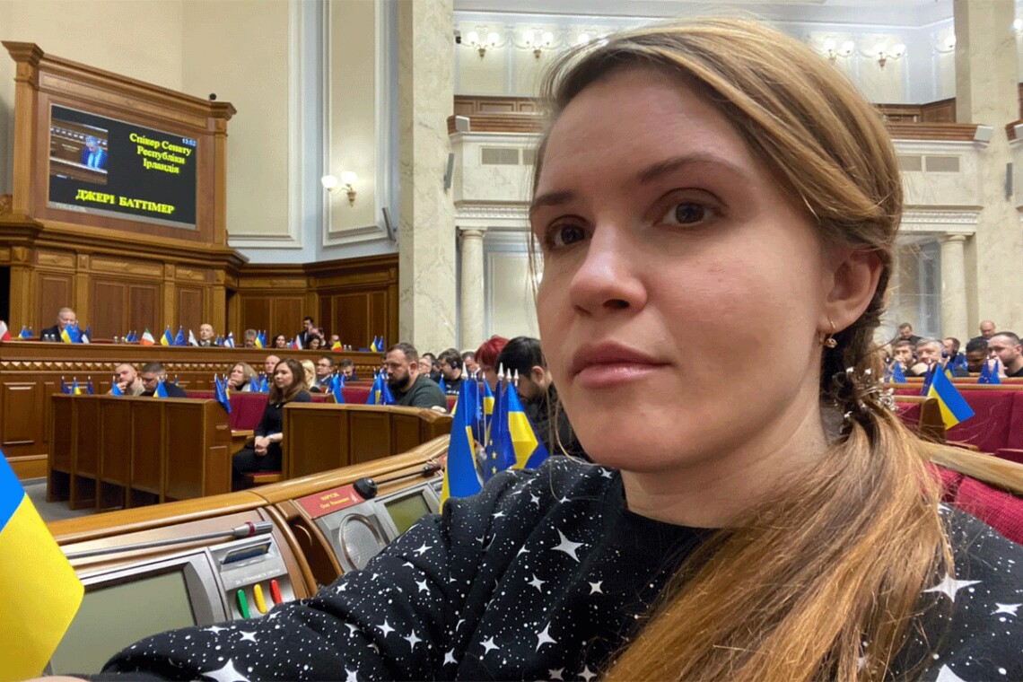 Часть "слуг народа" требует исключить из фракции нардепку Безуглу после ее заявлений по поводу Главкома Залужного