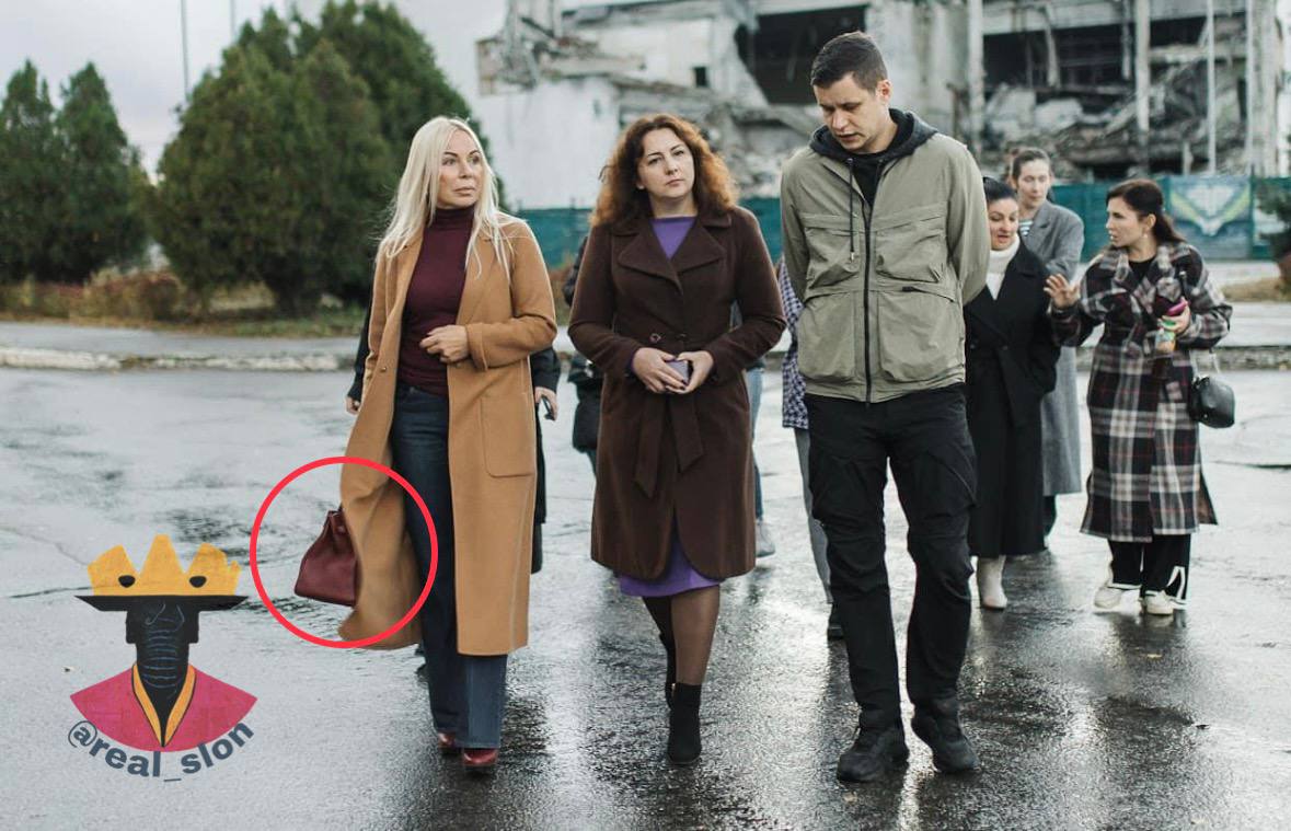 Дергачі fashion week: заступниця голови військової адміністрації Дергачів Вікторія Колдуненко "засвітила" сумку Hermès Birkin вартістю понад пів мільйона гривень