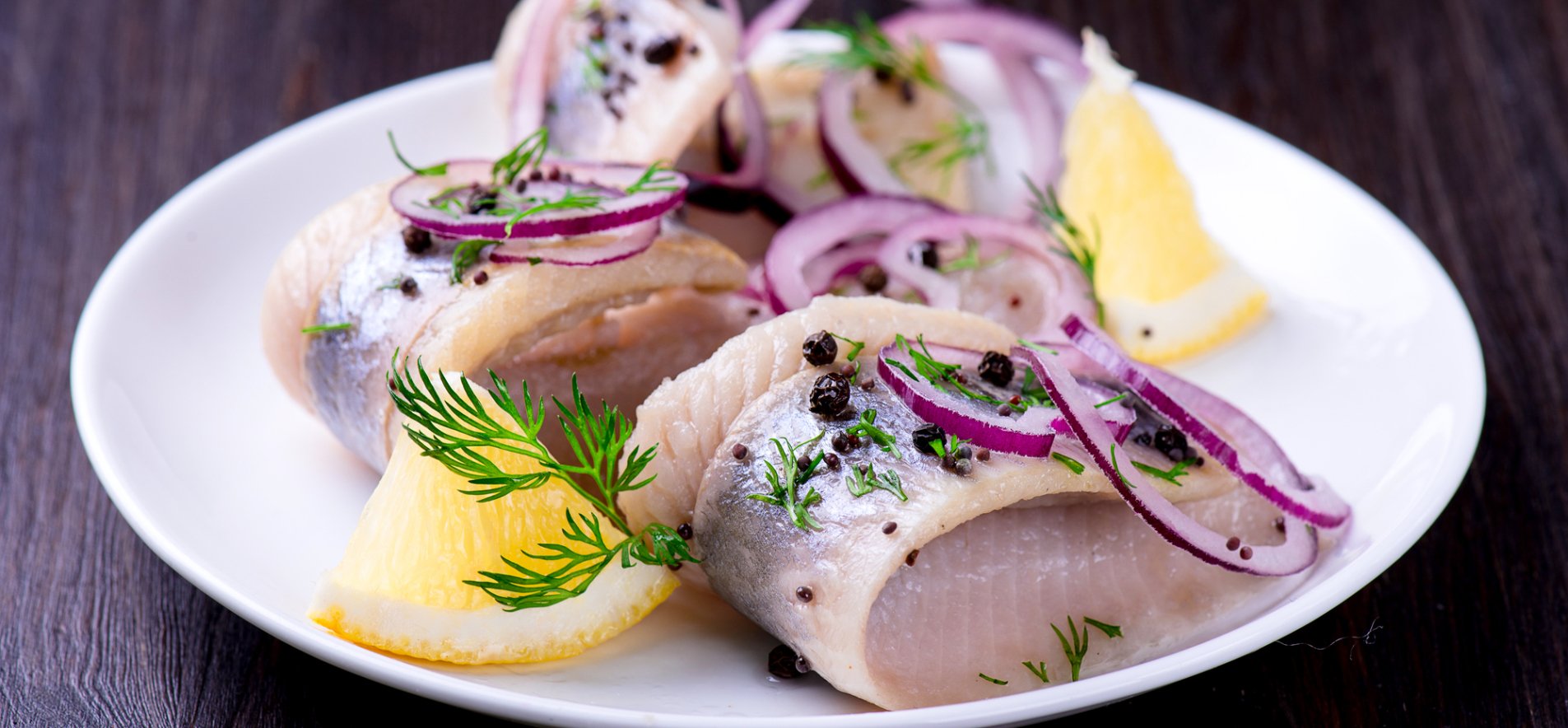 Простые рецепты вкусности: солим и маринуем сельдь