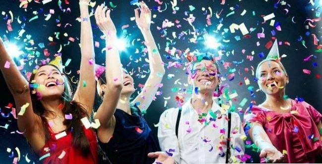 От 5 до 100 тысяч у.е: журналисты узнали тарифы на выступления украинских звезд на новогодних корпоративах