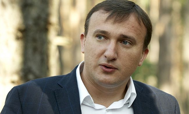 Ексмера Ірпеня Карплюка, проти якого відкрито кримінальні справи, не впустили до США