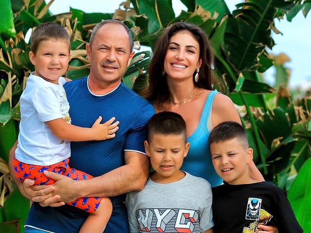 Жена Сергея Тигипко Алла Зиневич беременная четвертым ребенком