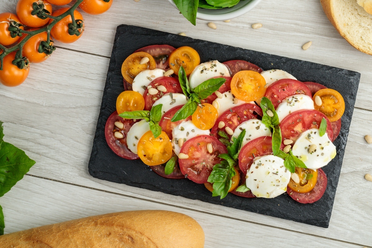 Рецепты итальянской кухни: готовим салат "Капрезе"