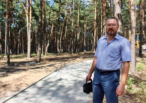 У Нетішині чиновник міськради Ярослав Петрук найняв людину, аби покалічити старосту села