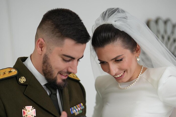 Нардепка Мезенцева вийшла заміж за військового